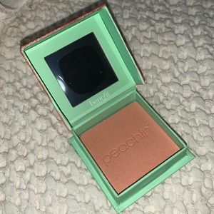 Benefit “peachin” blush
